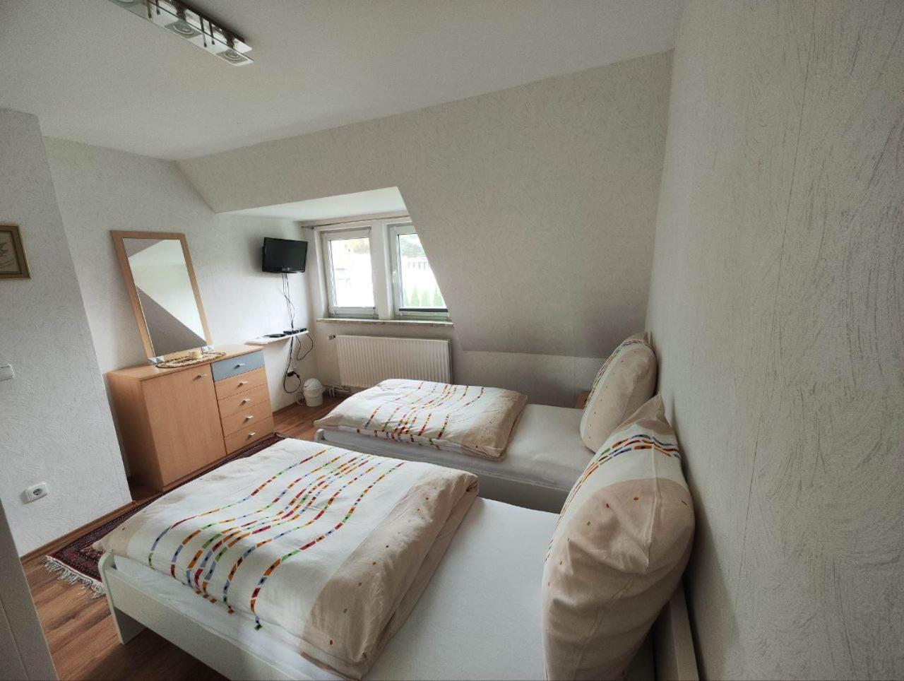 Schickes 110Qm Ferienhaus In Naehe Vw, Messe,Dez Und Orangerie Kassel Eksteriør billede